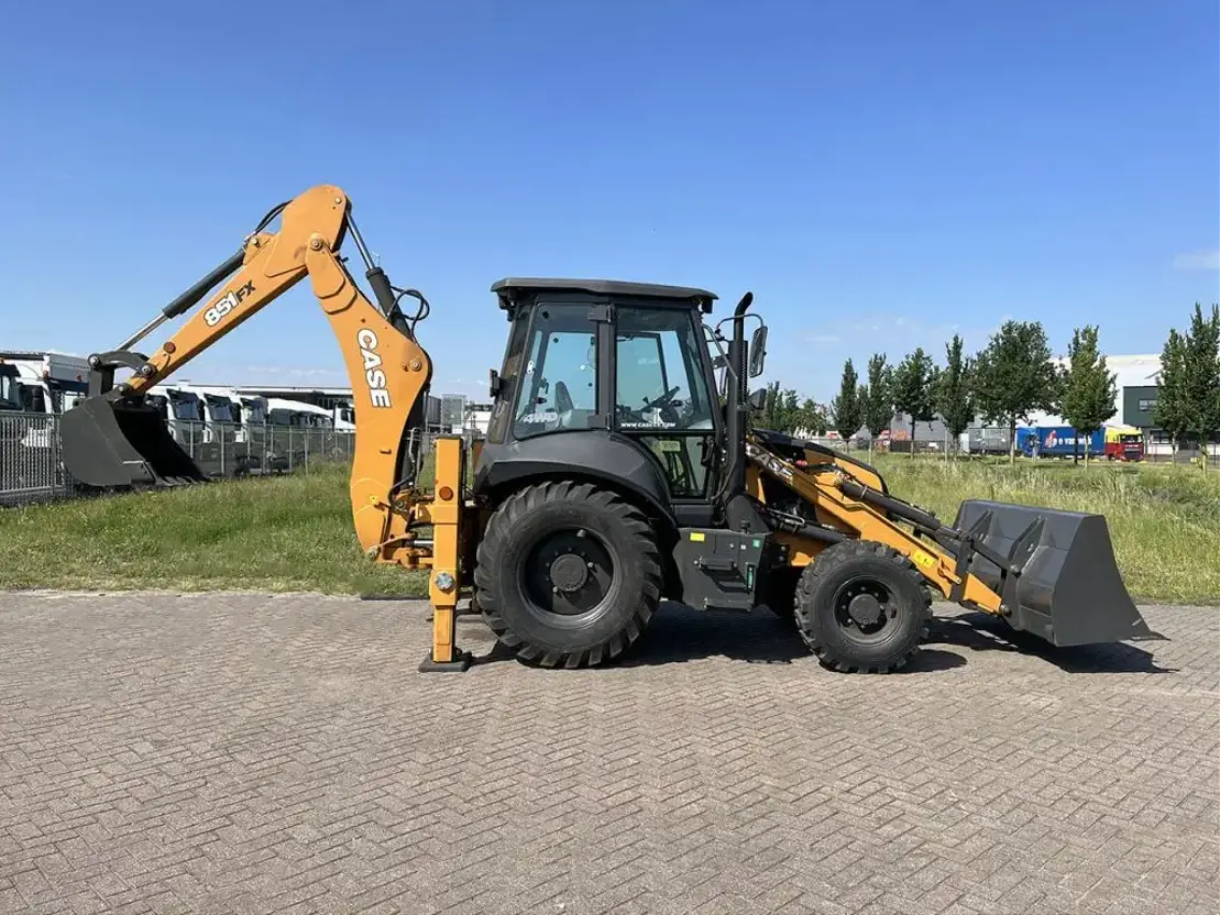 Tractopelle Case 851FX – Image 3