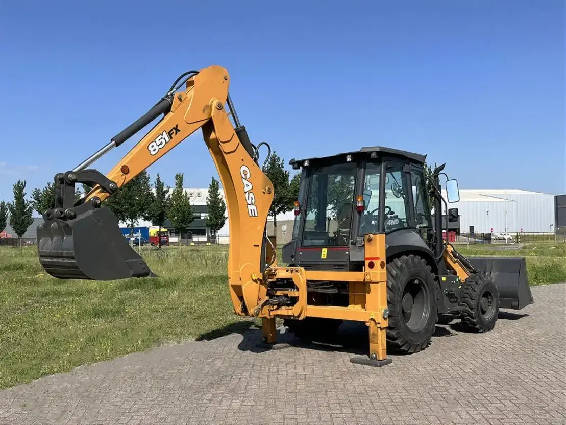 Tractopelle Case 851FX – Image 4