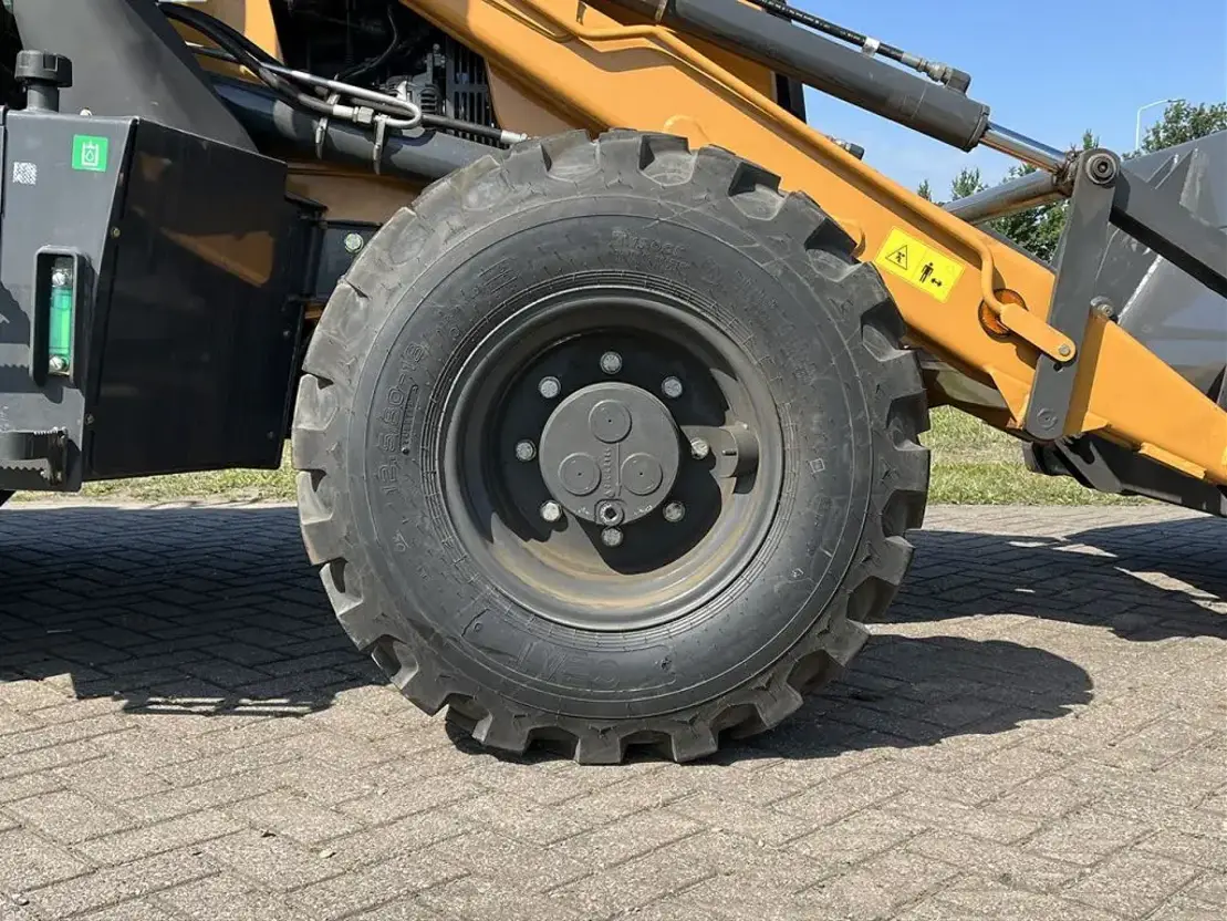 Tractopelle Case 851FX – Image 6