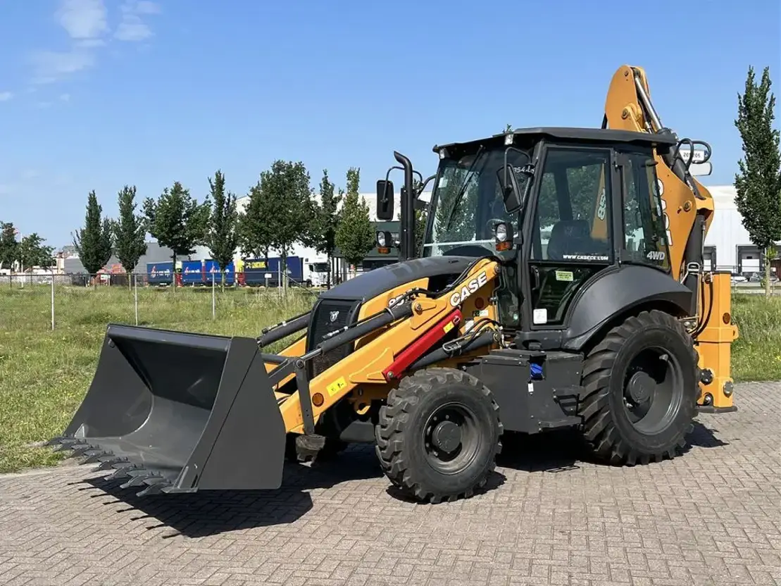 Tractopelle Case 851FX – Image 7