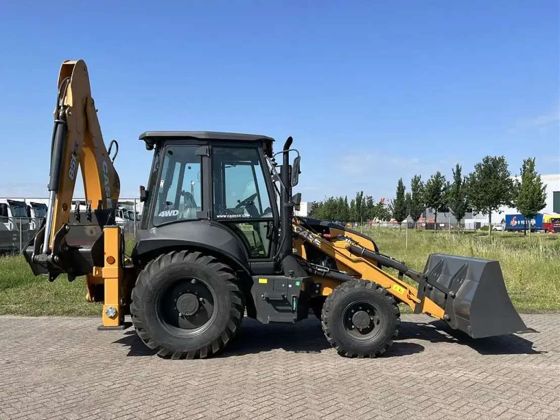 Tractopelle Case 851FX – Image 9