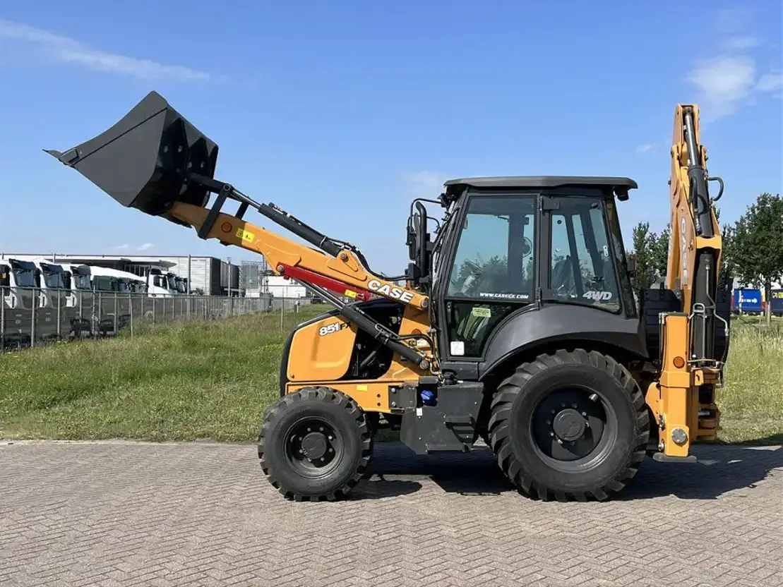 Tractopelle Case 851FX – Image 14