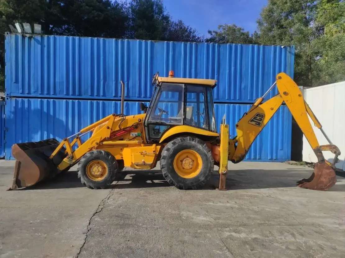 Tractopelle JBC 3CX