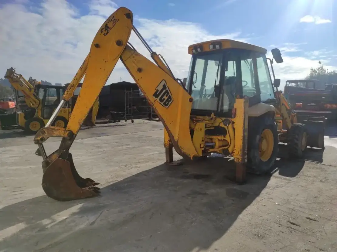 Tractopelle JBC 3CX – Image 10