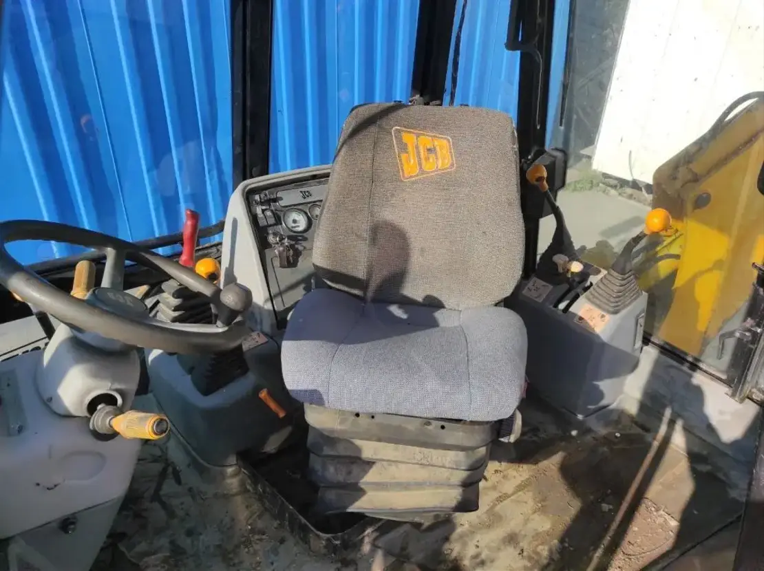Tractopelle JBC 3CX – Image 2