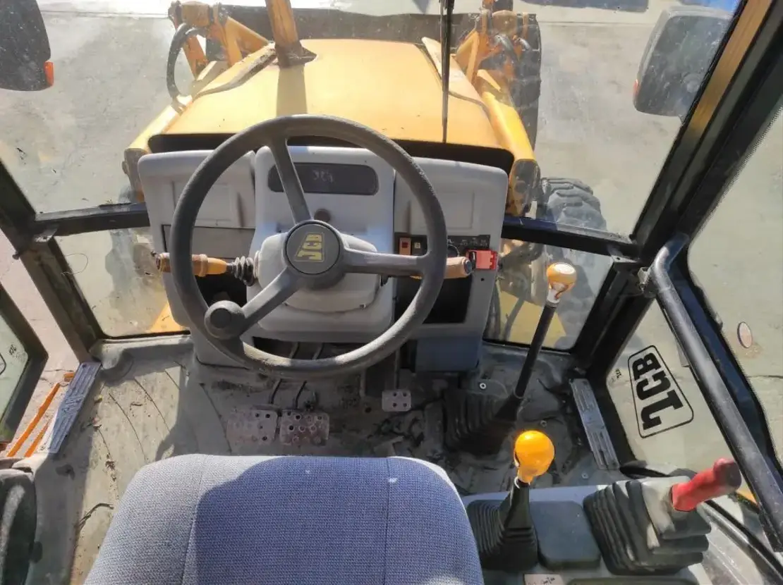 Tractopelle JBC 3CX – Image 3