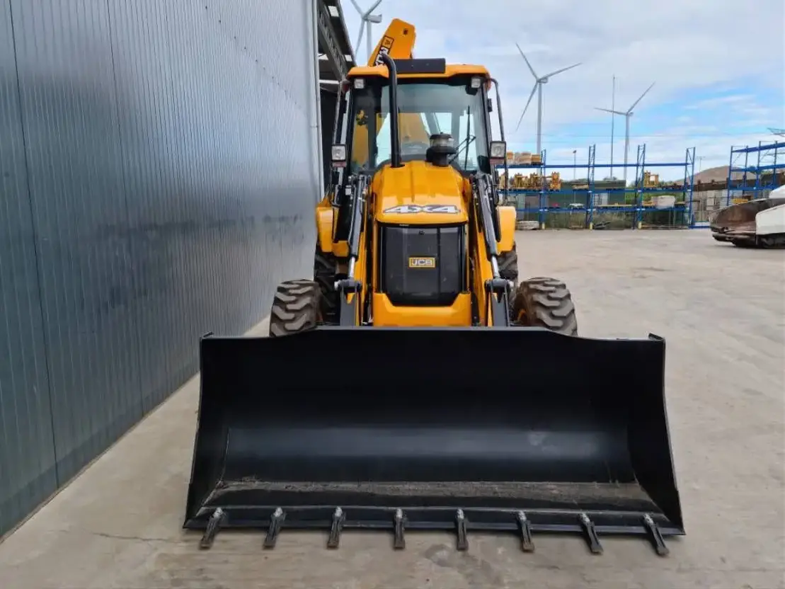 Tractopelle JCB 3DX – Image 12